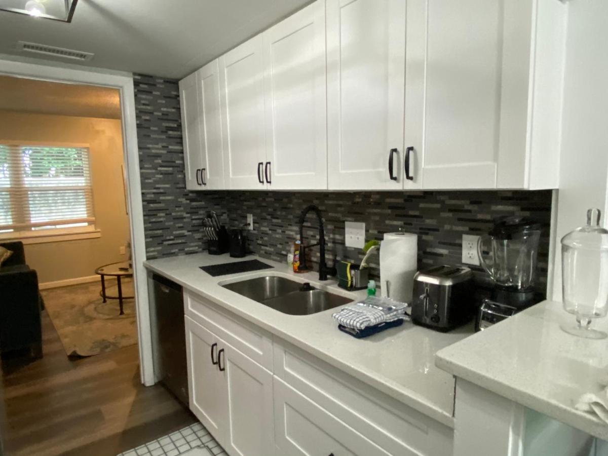 Hhi Homes- Newly Renovated Cozy Modern Pet-Friendly Villa-Ideal Location ฮิลตันเฮดไอส์แลนด์ ภายนอก รูปภาพ